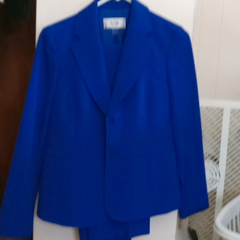 Women's suit